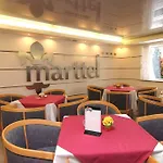 Marttel فندق كارلوفي فاري